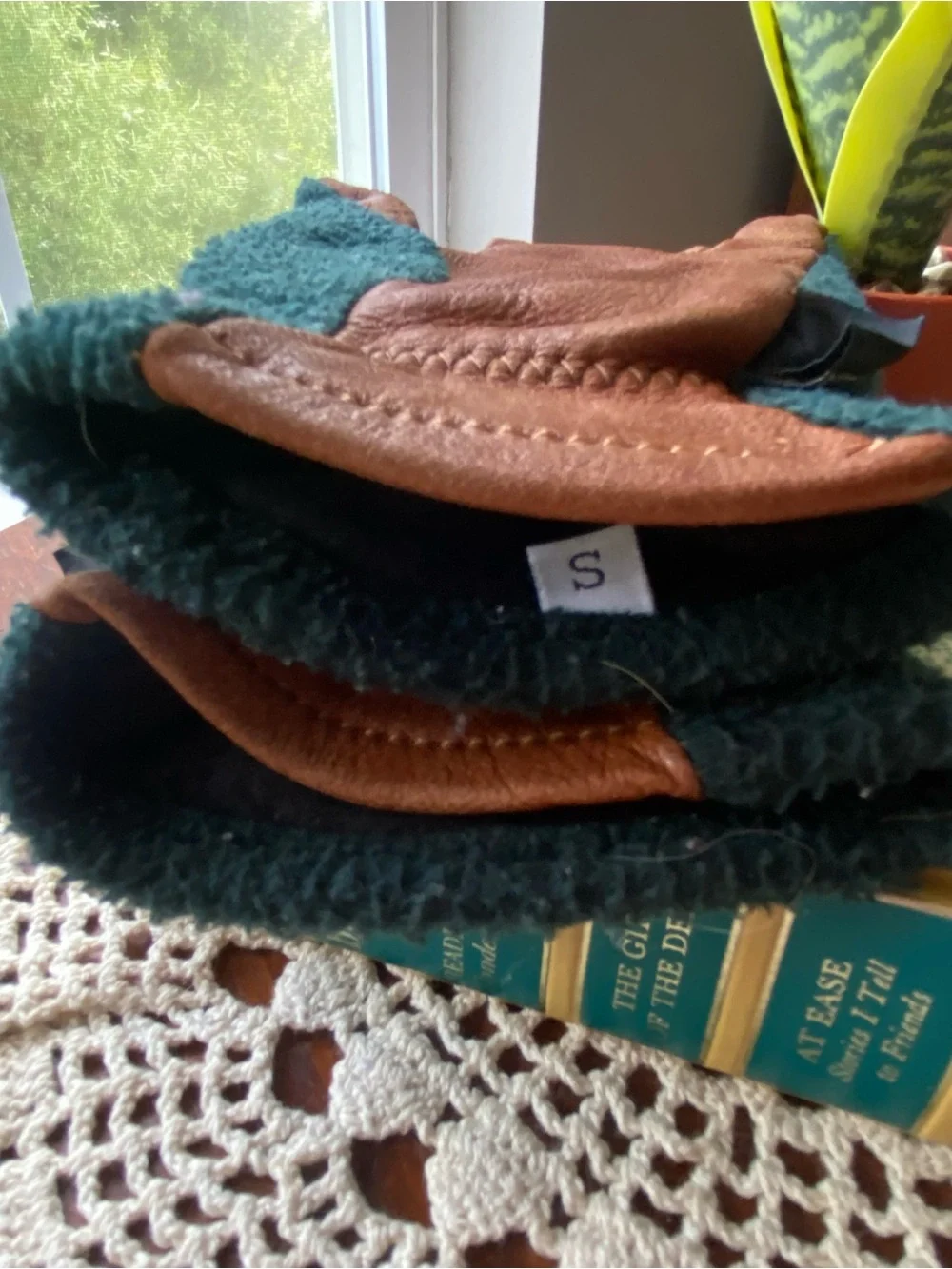 Manzella Leather Dark Green Fleece Gloves with Brown Leather Accents Size Small